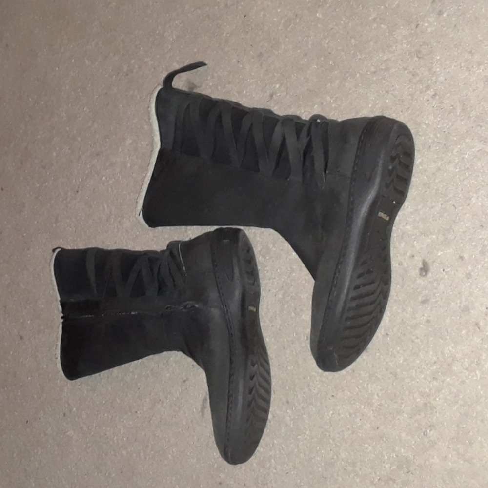 Teva Figueroa boots